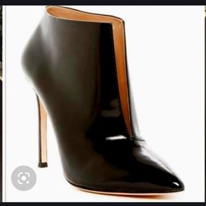 Pour La Victoire Ankle Bootie, Burgundy Size 10 (Like New)